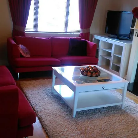 בית נופש Lough Rynn Spacious Self-catering