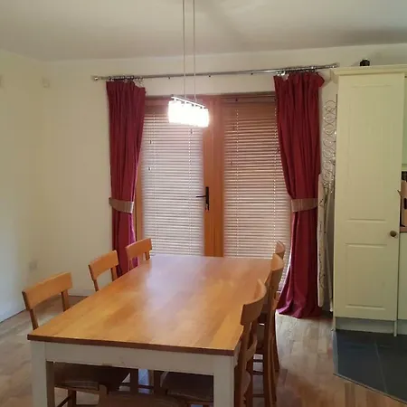 Lough Rynn Spacious Self-catering בית נופש